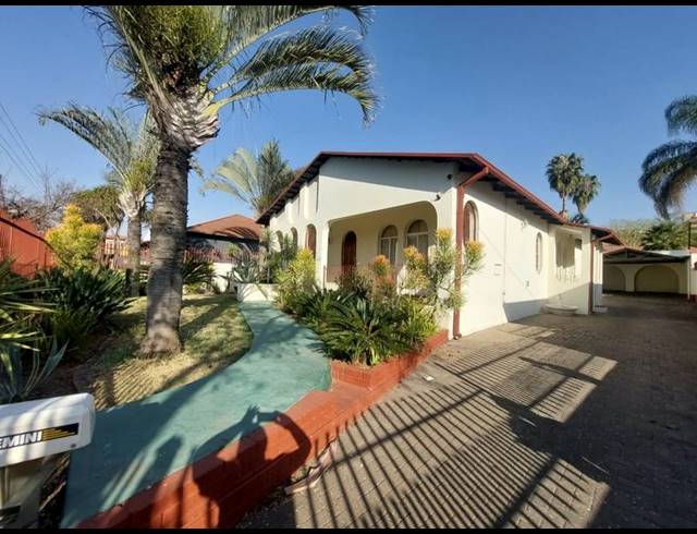 4 BEDROOM PROPERTY TO RENT IN CAPITAL PARK